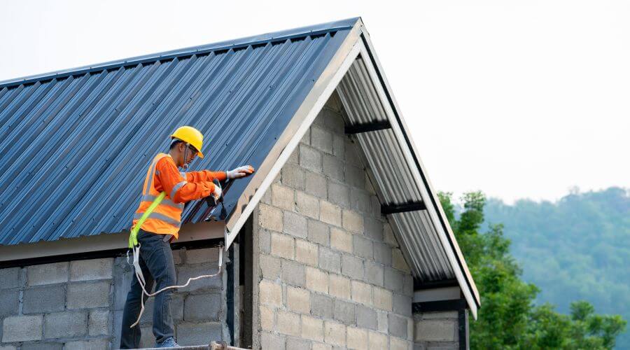 Professional Flat Roofing Installation in Waterbury, NE